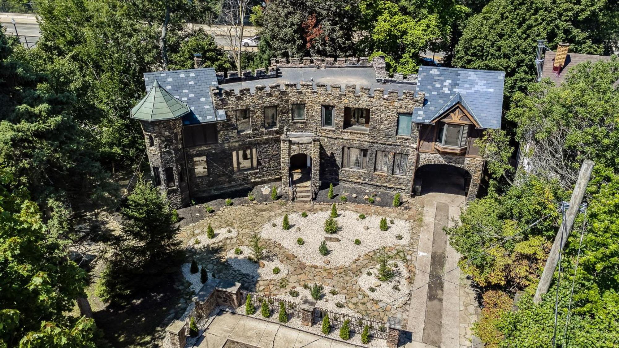 Enchanted Castle - Your Royal Getaway Awaits Cleveland Exterior foto