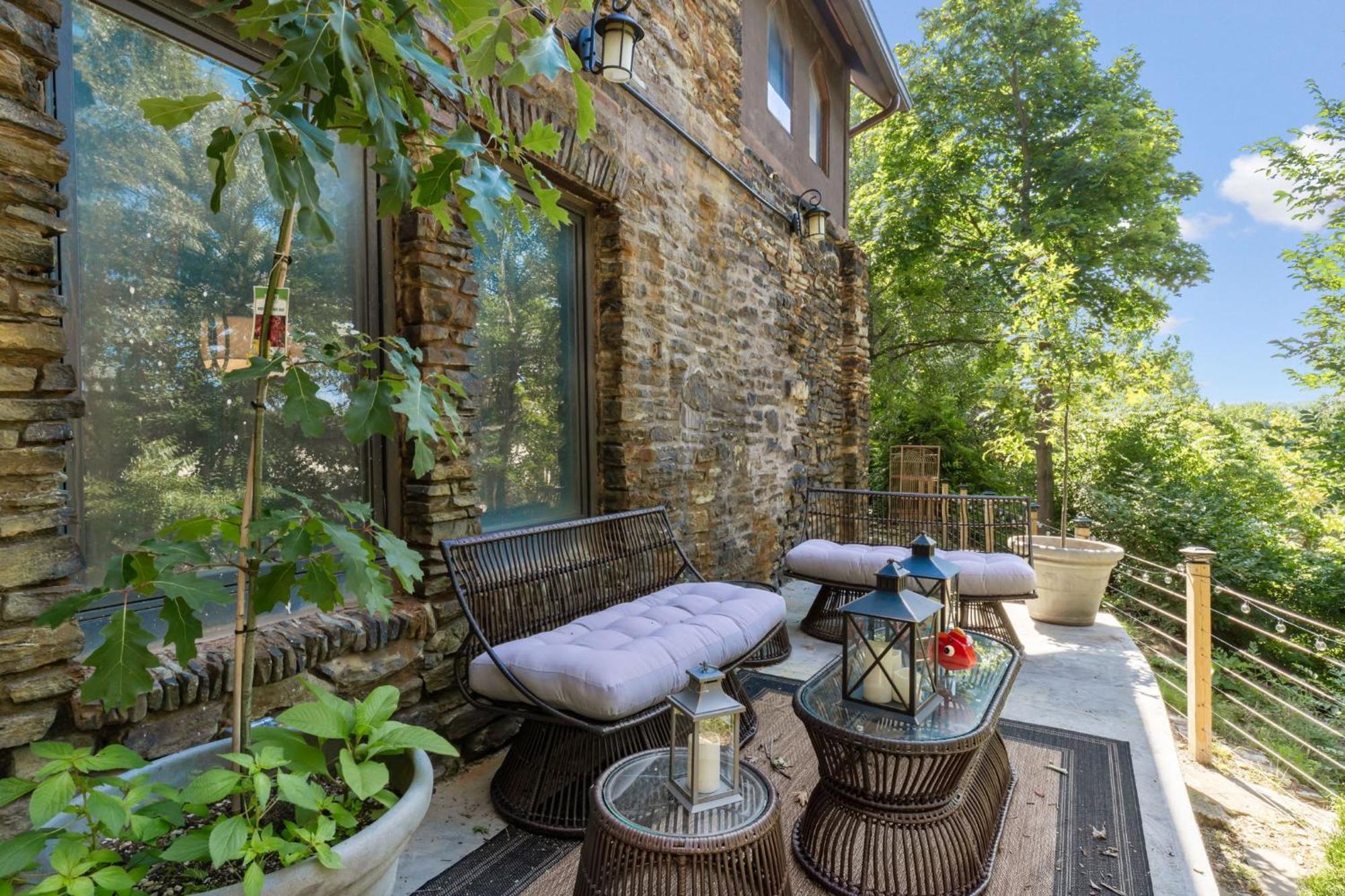 Enchanted Castle - Your Royal Getaway Awaits Cleveland Exterior foto