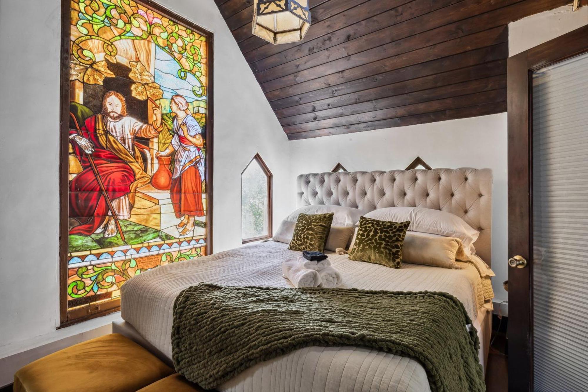 Enchanted Castle - Your Royal Getaway Awaits Cleveland Exterior foto